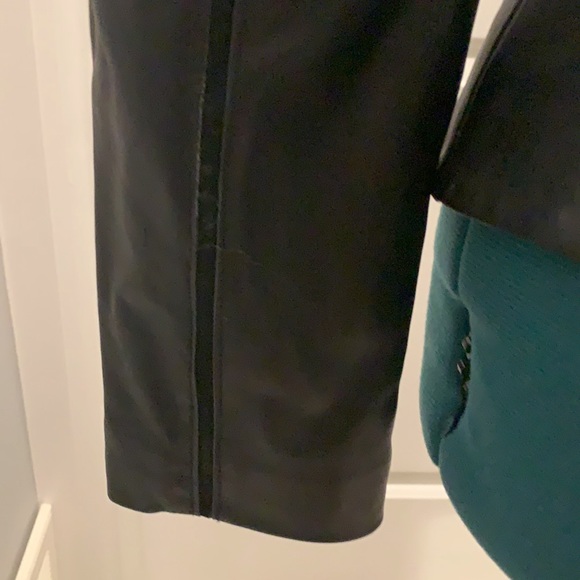 Fitted Leather Jacket - Picture 5 of 6